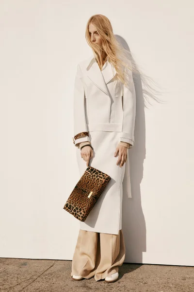 Look 16